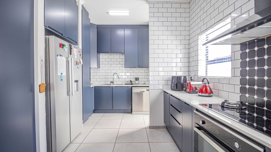 4 Bedroom Property for Sale in Blue Lagoon Western Cape